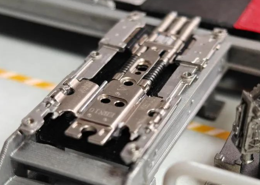 Advantages and Applications of Titanium in 3C Electronics